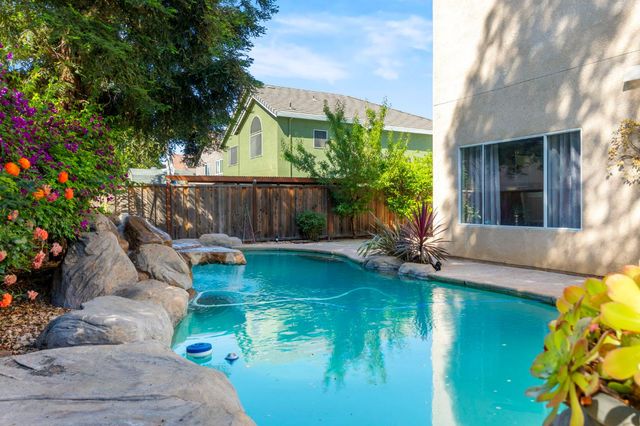 2053 Raven St, Tracy, CA 95376