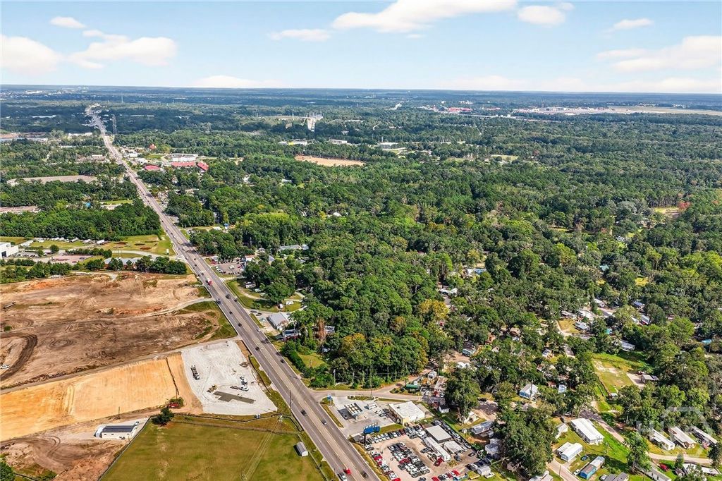 Image 13 of property listing at 4709 Ogeechee Road, Savannah, GA 31405