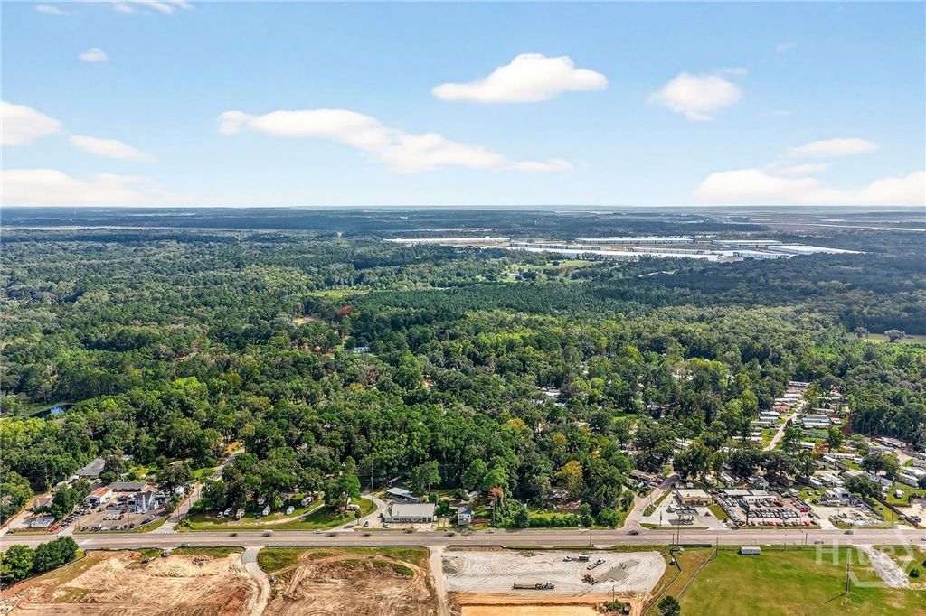 Image 15 of property listing at 4709 Ogeechee Road, Savannah, GA 31405