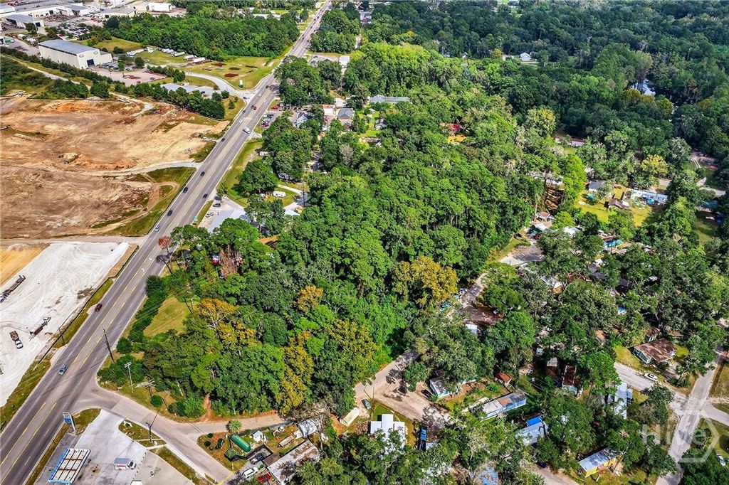 Image 9 of property listing at 4709 Ogeechee Road, Savannah, GA 31405