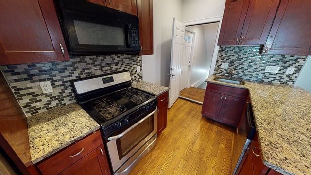 27 Chestnut Avenue 1, Boston, MA 02130