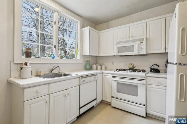 476 Alpine Terrace, Ridgewood, NJ 07450