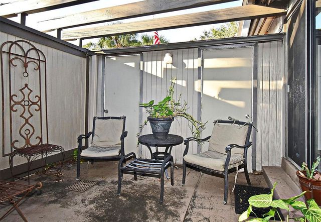 686 LAKE VILLAS DRIVE 686, Altamonte Springs, FL 32701