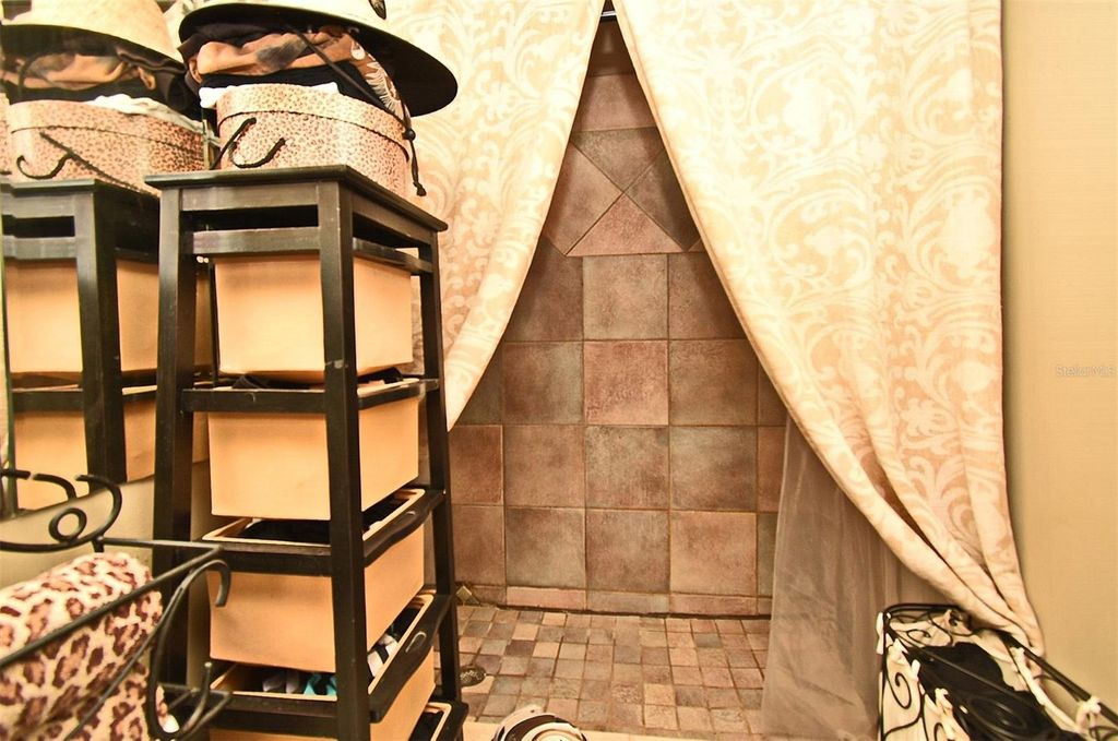 Image 22 of property listing at 686 LAKE VILLAS DRIVE 686, Altamonte Springs, FL 32701