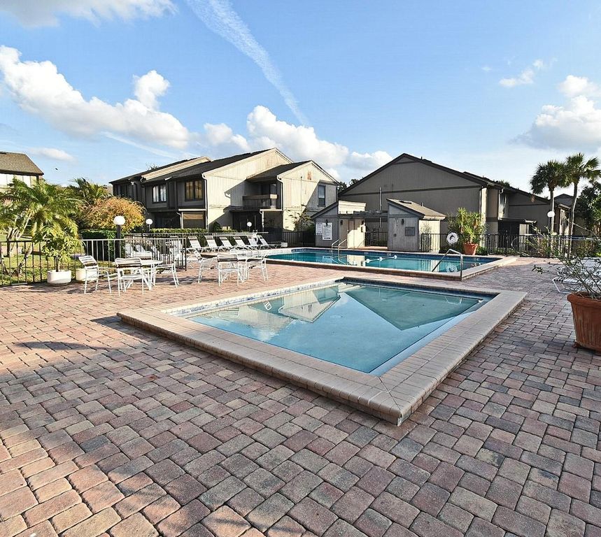 Image 25 of property listing at 686 LAKE VILLAS DRIVE 686, Altamonte Springs, FL 32701