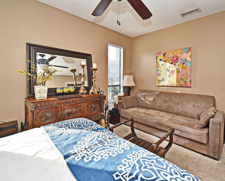 Image 5 of property listing at 686 LAKE VILLAS DRIVE 686, Altamonte Springs, FL 32701