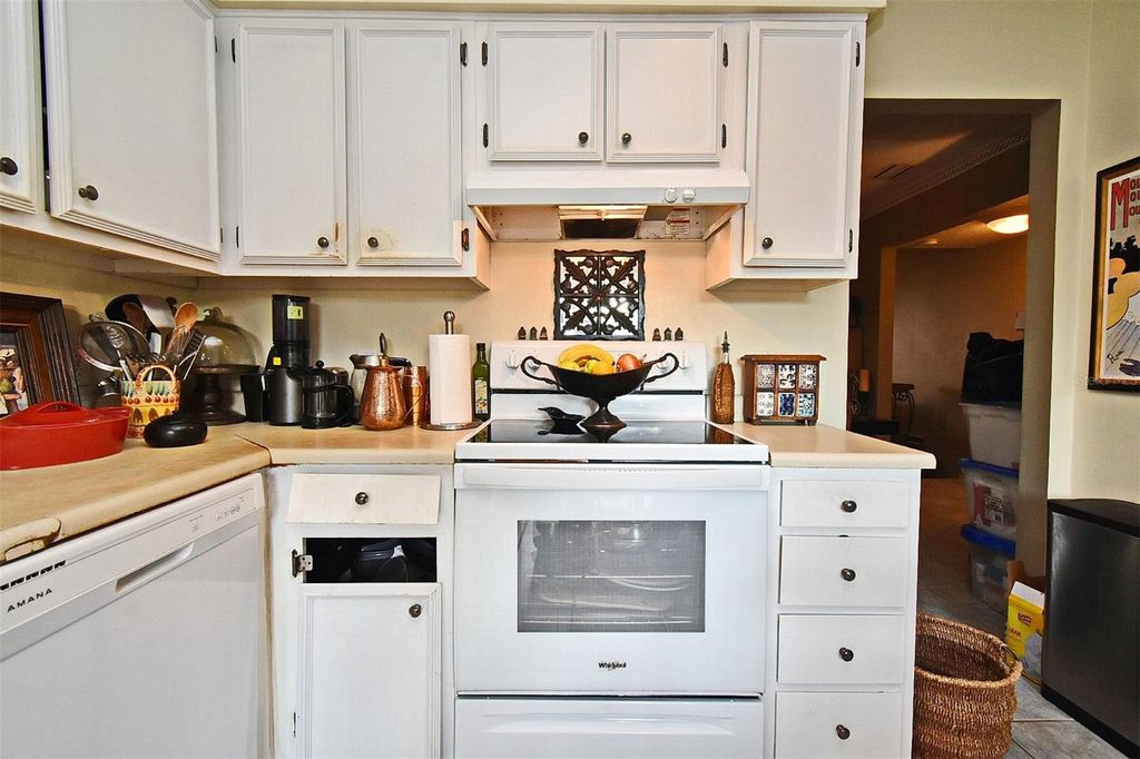 Image 10 of property listing at 686 LAKE VILLAS DRIVE 686, Altamonte Springs, FL 32701