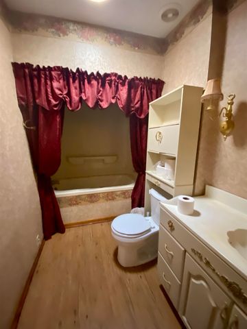 6175 NE Colin Kelly Highway, Madison, FL 32340