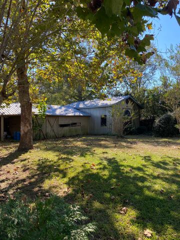 6175 NE Colin Kelly Highway, Madison, FL 32340