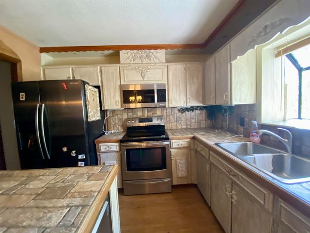 6175 NE Colin Kelly Highway, Madison, FL 32340