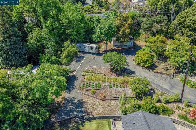 1931 Dowrelio Dr, Crockett, CA 94525