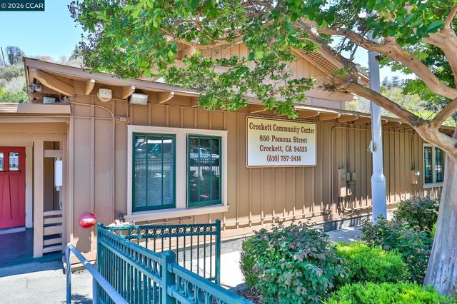 1931 Dowrelio Dr, Crockett, CA 94525
