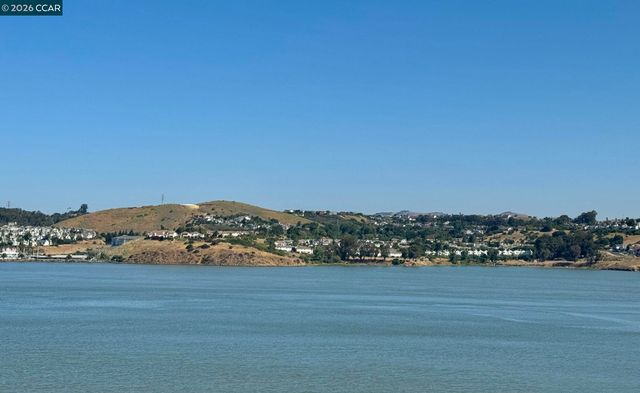 1931 Dowrelio Dr, Crockett, CA 94525