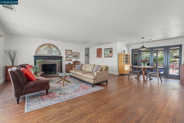 1931 Dowrelio Dr, Crockett, CA 94525