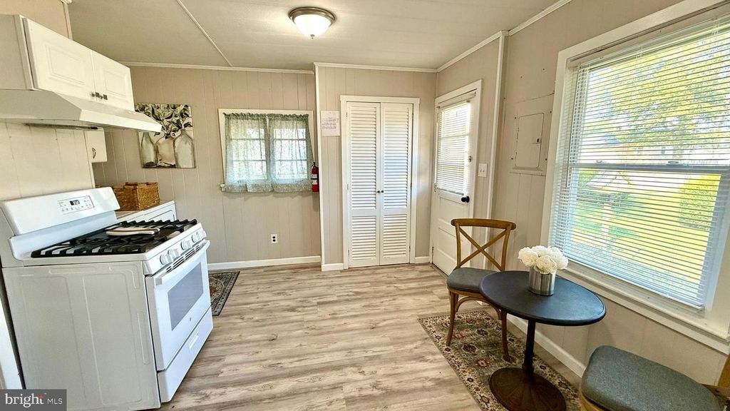 251 G ST, Carneys Point, NJ 08069
