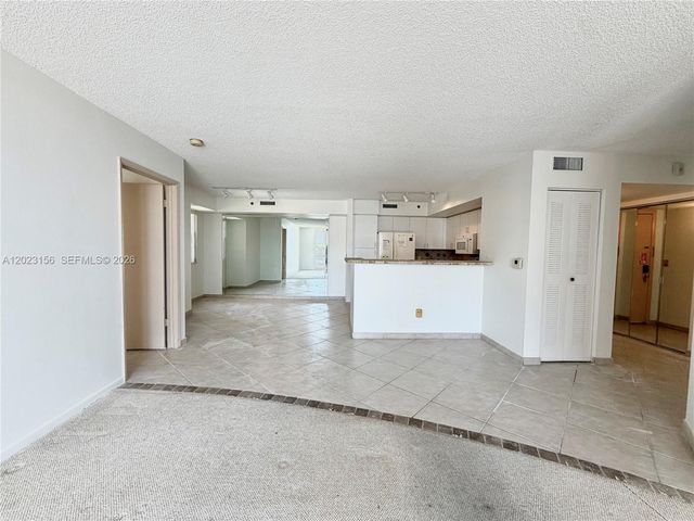 19877 E Country Club Dr 3408, Aventura, FL 33180