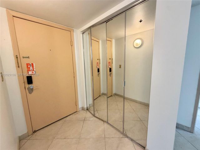 19877 E Country Club Dr 3408, Aventura, FL 33180