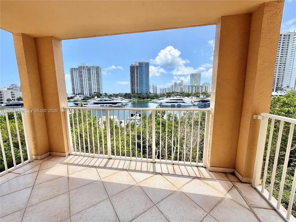 19877 E Country Club Dr 3408, Aventura, FL 33180