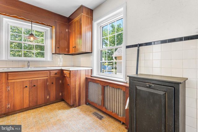 42 PARK AVE, Lansdale, PA 19446