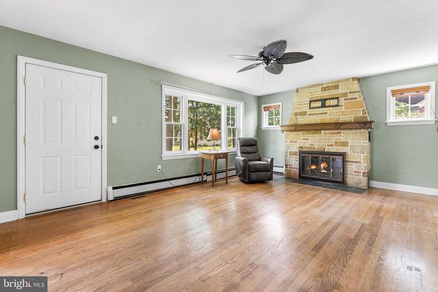 42 PARK AVE, Lansdale, PA 19446