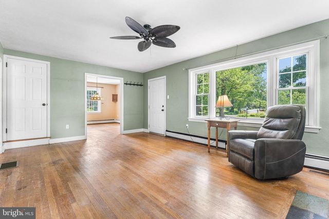 42 PARK AVE, Lansdale, PA 19446