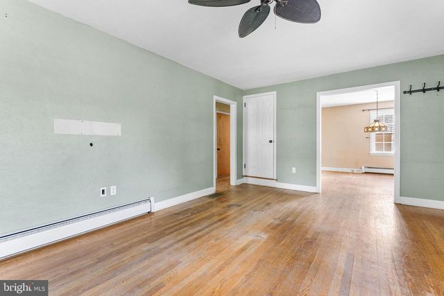 42 PARK AVE, Lansdale, PA 19446