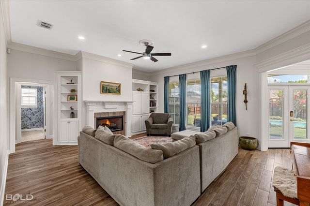 212 Woodrun Place, Bossier City, LA 71111