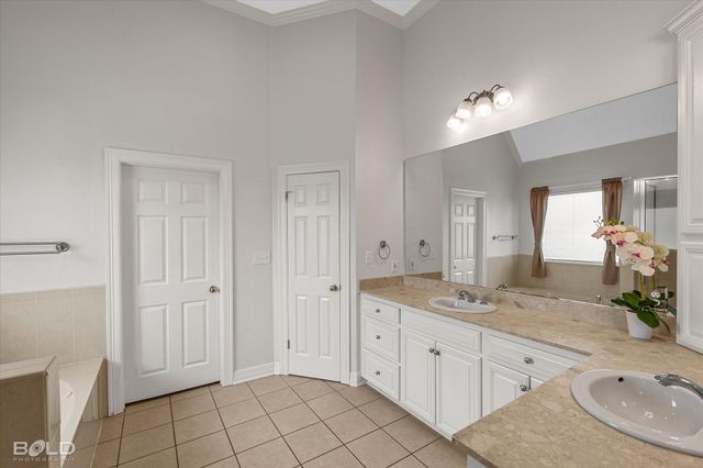 212 Woodrun Place, Bossier City, LA 71111