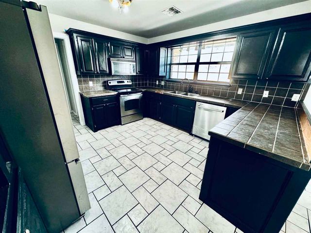 3142 SW Post Oak Dr, Cache, OK 73527