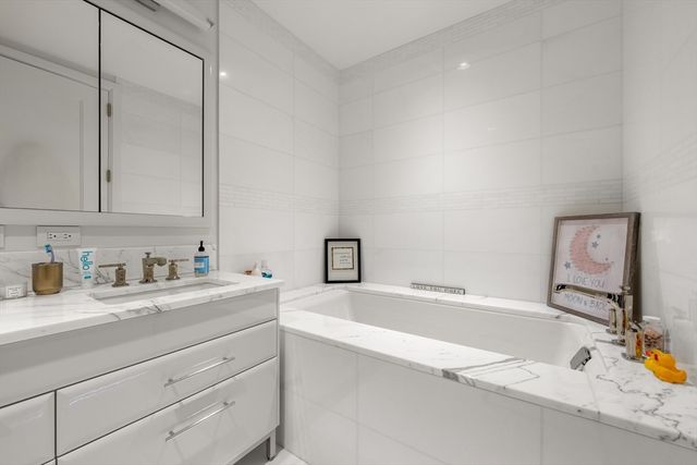 22 Liberty Dr 9G, Boston, MA 02210