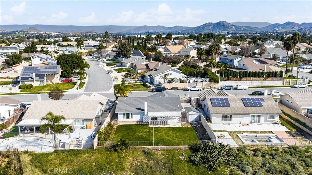 Image 37 of property listing at 1224 Palos Verde, Eastvale, CA 92880