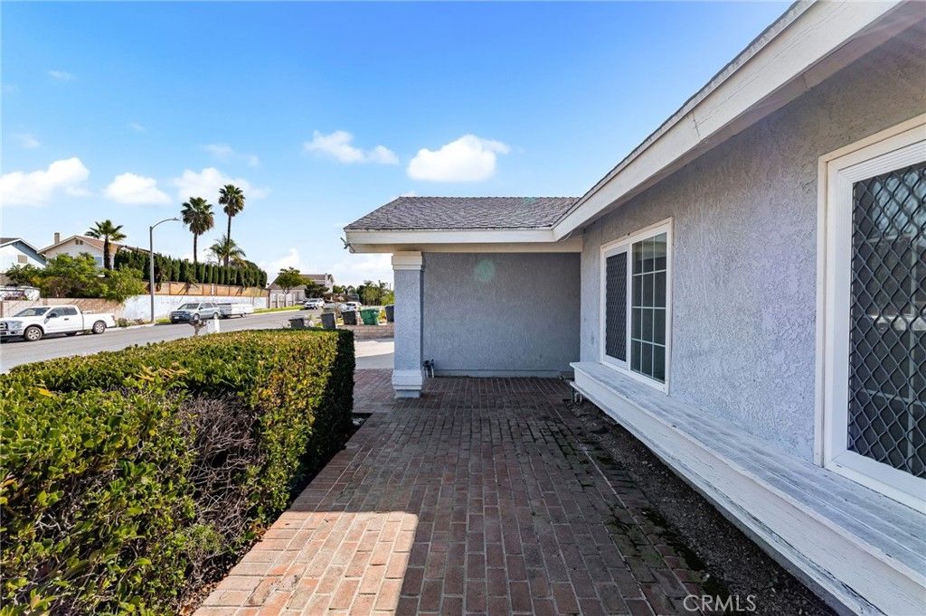 Image 7 of property listing at 1224 Palos Verde, Eastvale, CA 92880