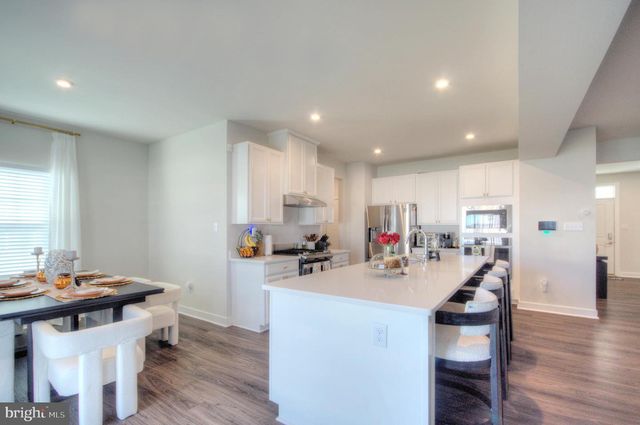 8 EICHMANN WAY, Woodstown, NJ 08098