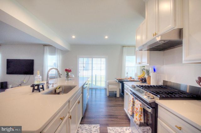 8 EICHMANN WAY, Woodstown, NJ 08098