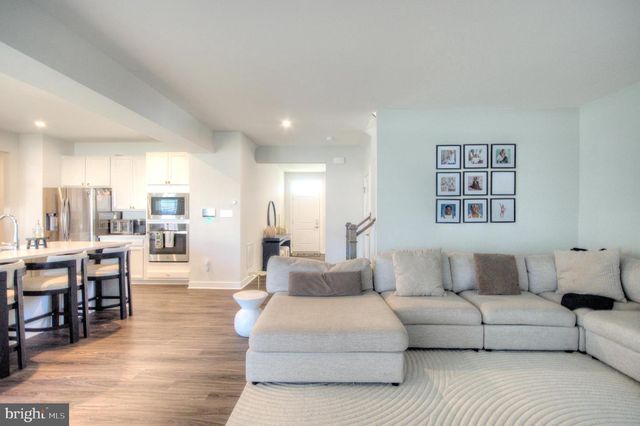 8 EICHMANN WAY, Woodstown, NJ 08098