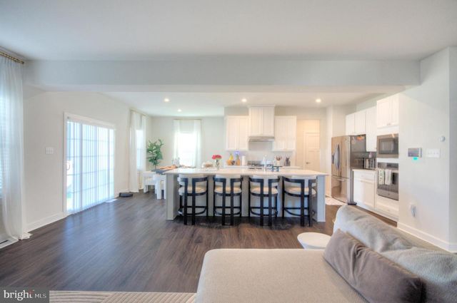 8 EICHMANN WAY, Woodstown, NJ 08098