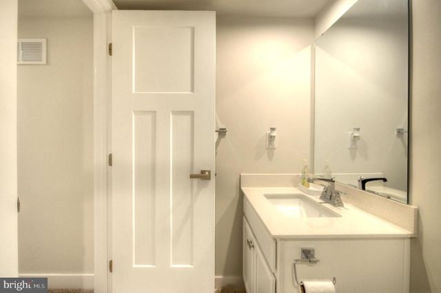 8 EICHMANN WAY, Woodstown, NJ 08098