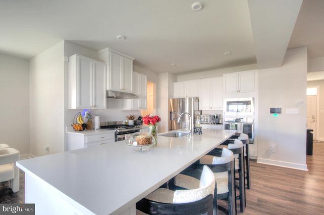 8 EICHMANN WAY, Woodstown, NJ 08098