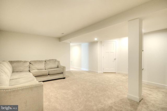 8 EICHMANN WAY, Woodstown, NJ 08098