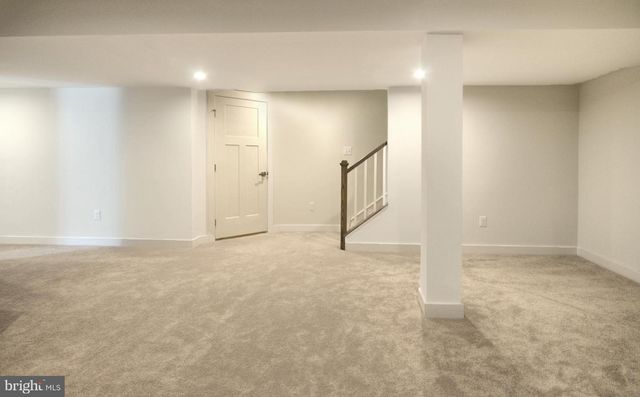 8 EICHMANN WAY, Woodstown, NJ 08098