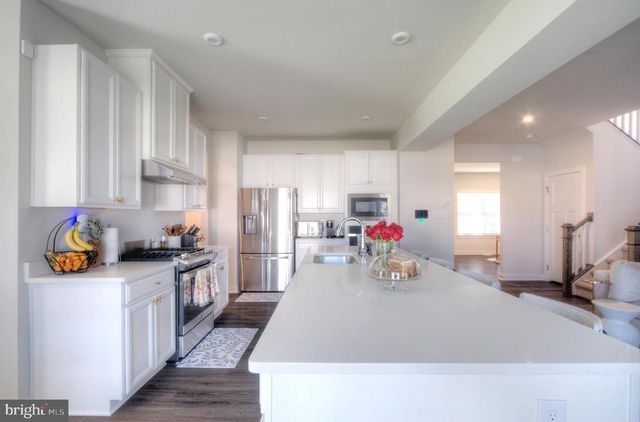 8 EICHMANN WAY, Woodstown, NJ 08098