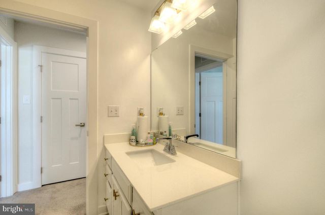 8 EICHMANN WAY, Woodstown, NJ 08098