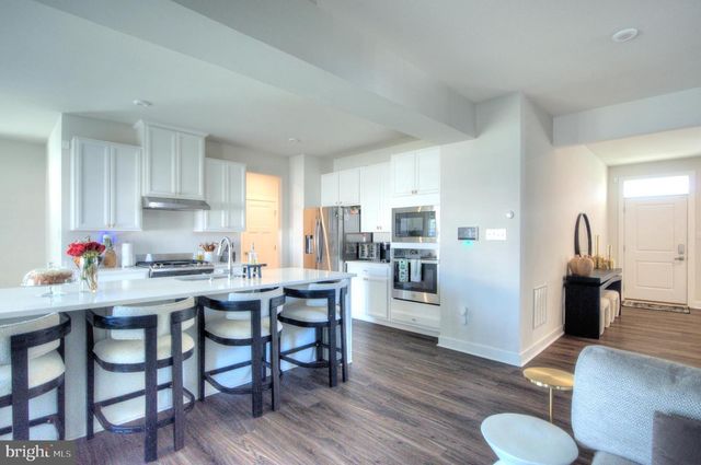 8 EICHMANN WAY, Woodstown, NJ 08098