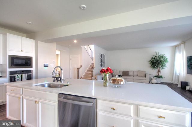 8 EICHMANN WAY, Woodstown, NJ 08098