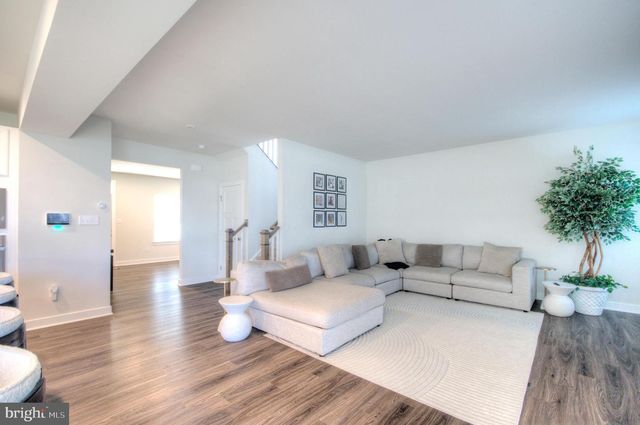 8 EICHMANN WAY, Woodstown, NJ 08098