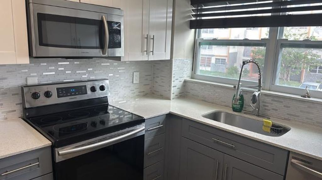 2251 NW 41st Avenue 210, Lauderhill, FL 33313