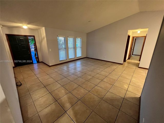 1921 SW Hickock Ter, Port St. Lucie, FL 34953