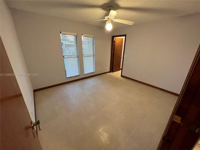 1921 SW Hickock Ter, Port St. Lucie, FL 34953