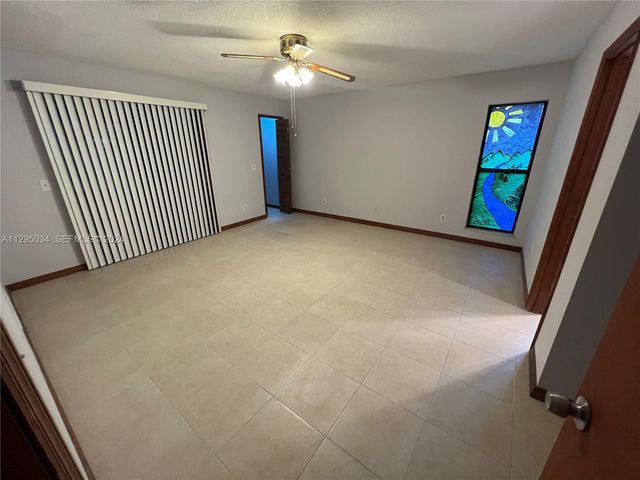 1921 SW Hickock Ter, Port St. Lucie, FL 34953