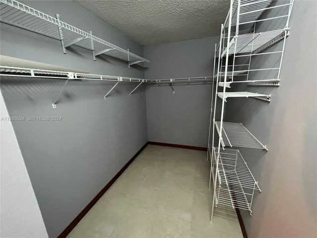 1921 SW Hickock Ter, Port St. Lucie, FL 34953